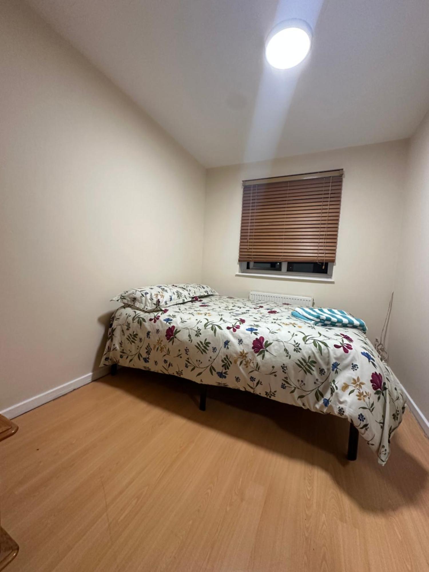 Nice Double Room In Heart Of Лондон Екстер'єр фото