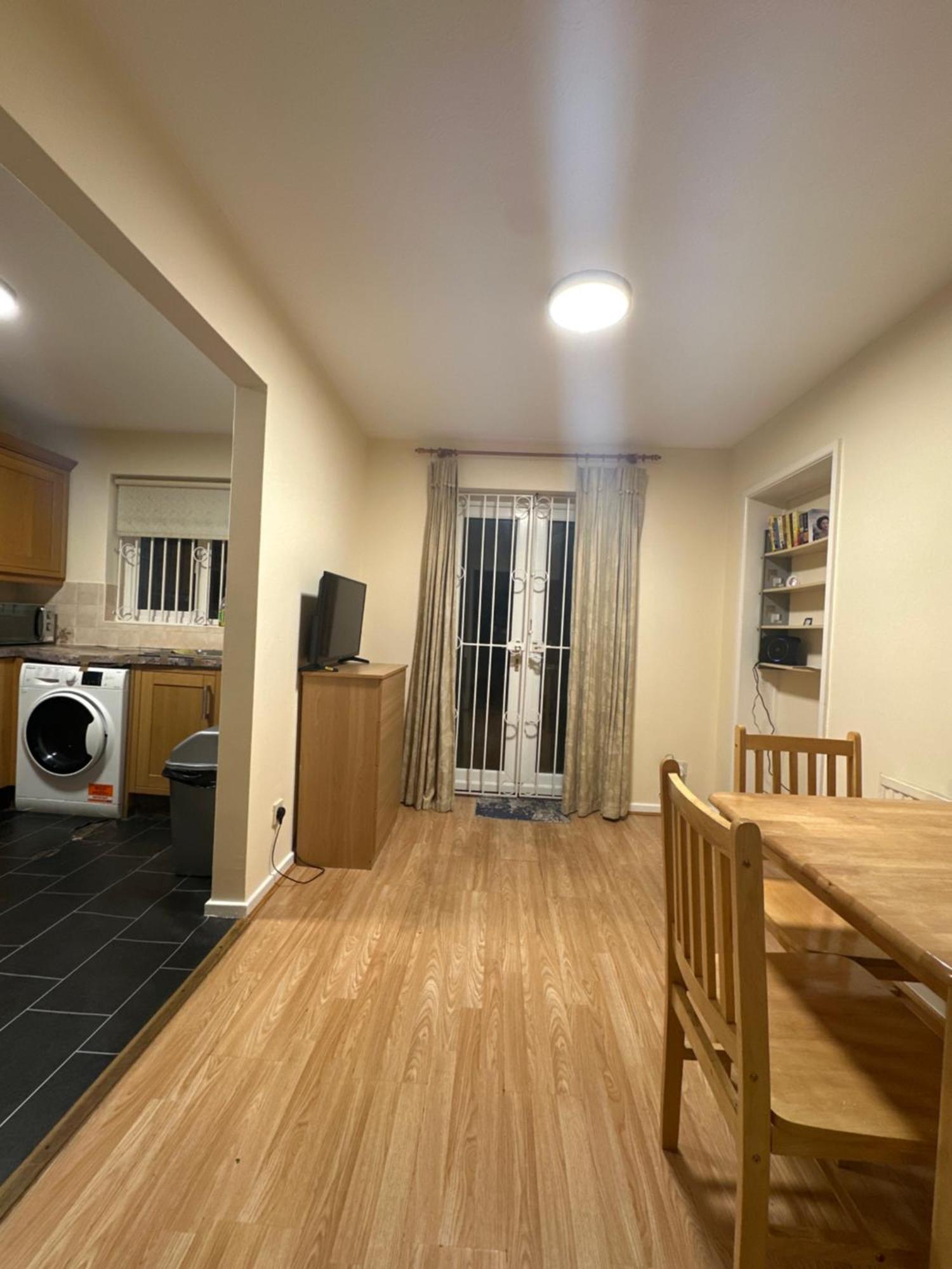 Nice Double Room In Heart Of Лондон Екстер'єр фото
